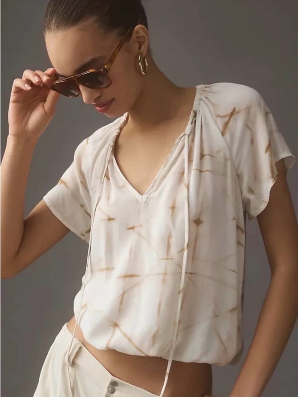Anthropologie cloth & stone Cream V-Neck Short Sleeve Blouse